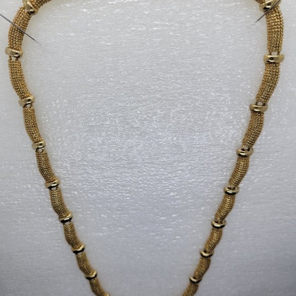 Jewelry - Avon Gold Tone Textured Link Necklace	NK_GD0002.